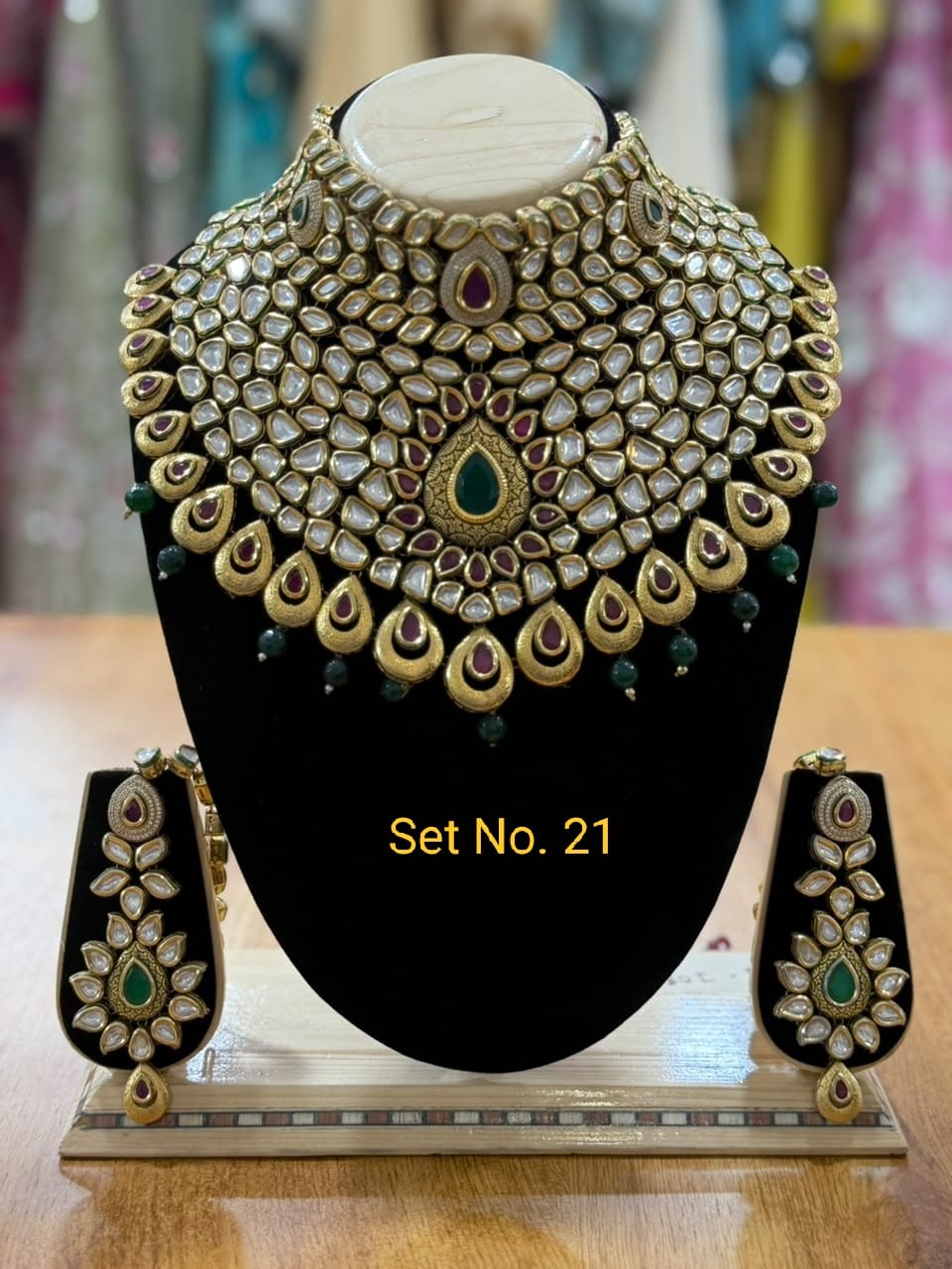 Regal Kundan Bridal Jewellery Set No - 21