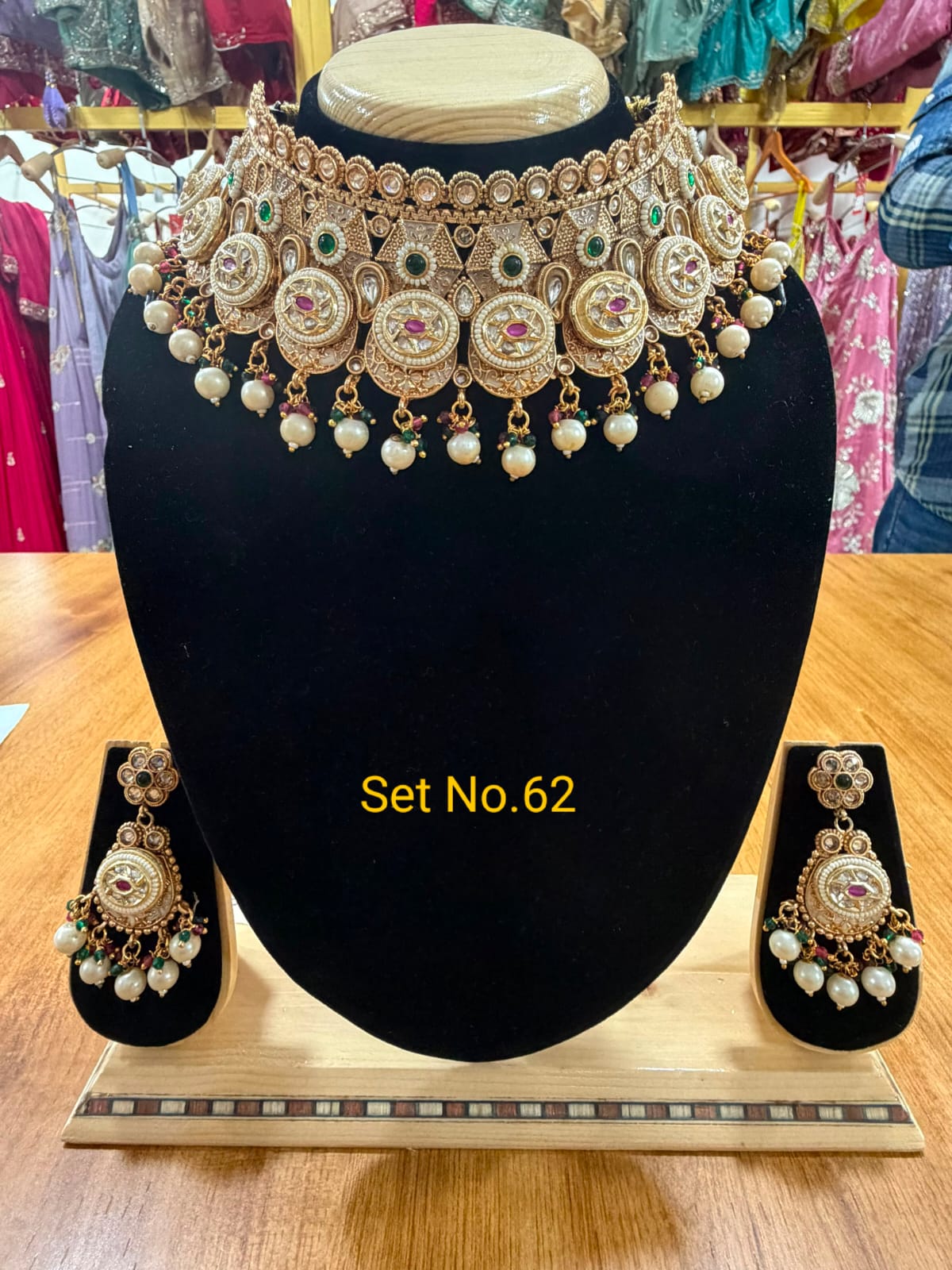 Antique Matte Gold Heritage Choker Set with Shield Medallions Set No - 62