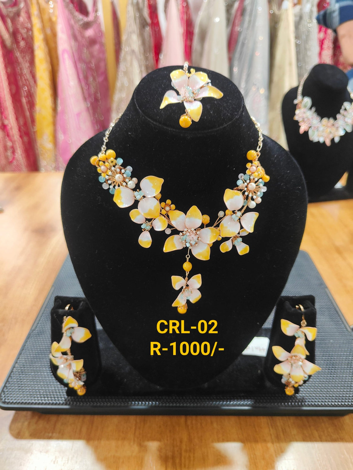 Rezin Art White And Yellow Floral Jewellery Set – CRL-J-02 – NS Bridal & Groom Collection