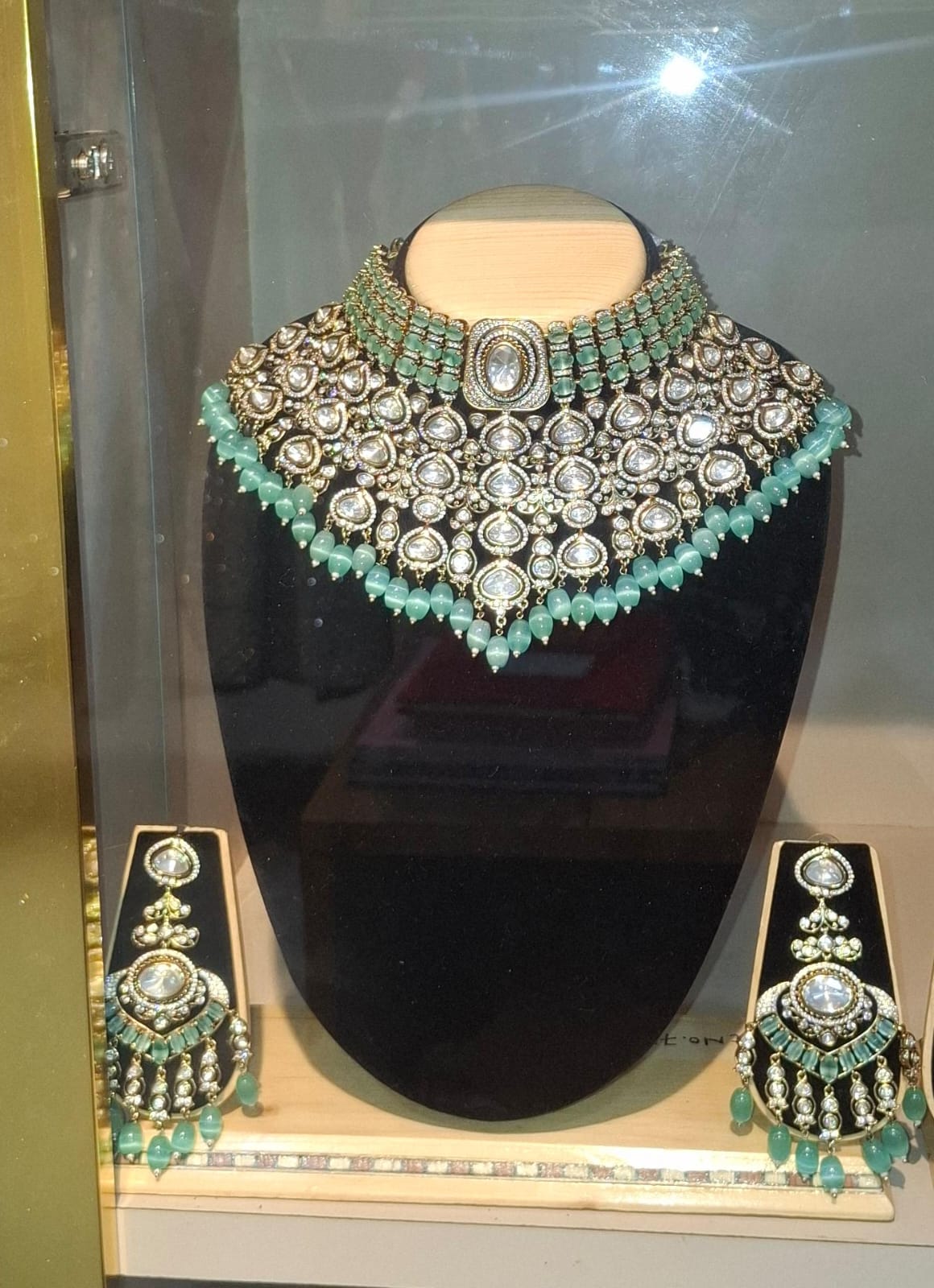 Emerald Green Bridal Kundan Necklace Set no.74