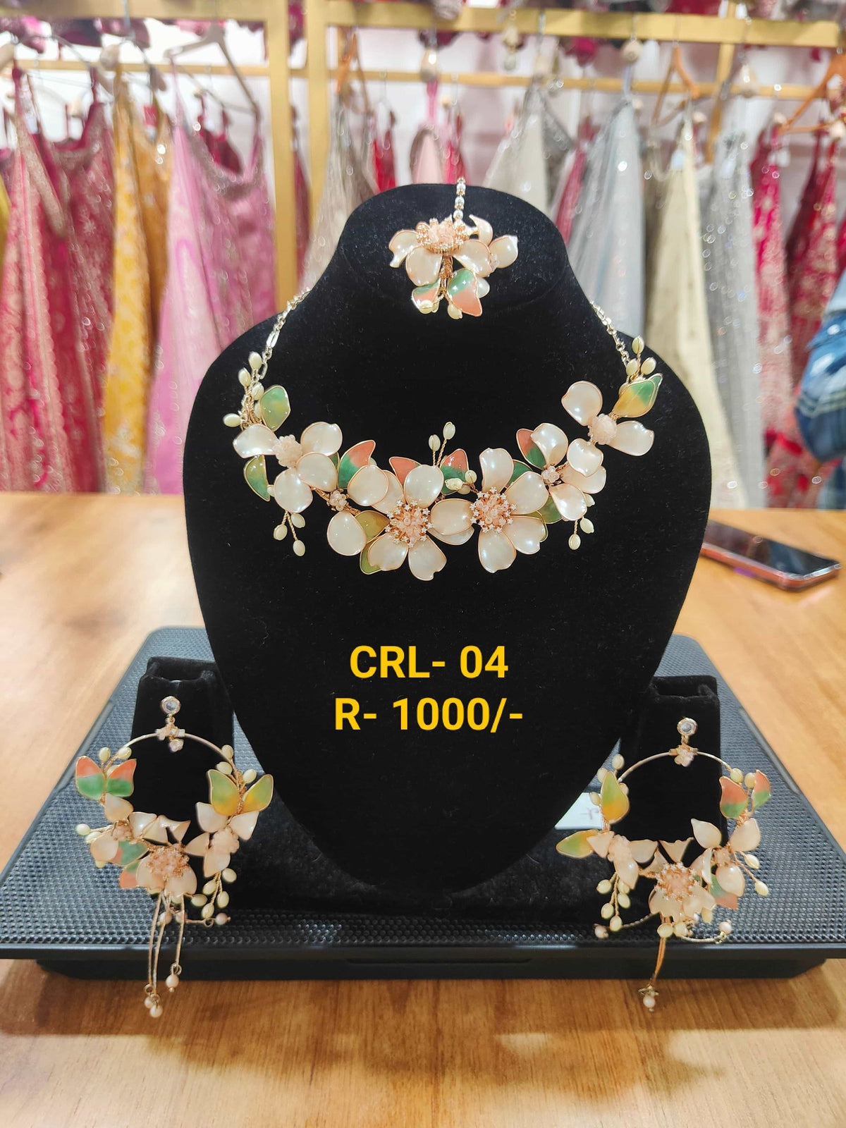 Rezin Art Beige Flower Floral Jewellery Set – CRL-J-04 – NS Bridal & Groom Collection